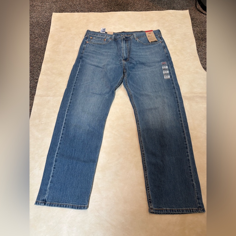 Levi’s NWT Men’s 505 Straight leg….extra room in thigh with some stretch.